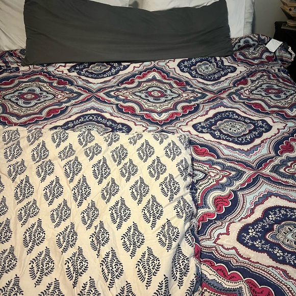 queen comforter Paisley and floral reversible - Picture 2 of 6